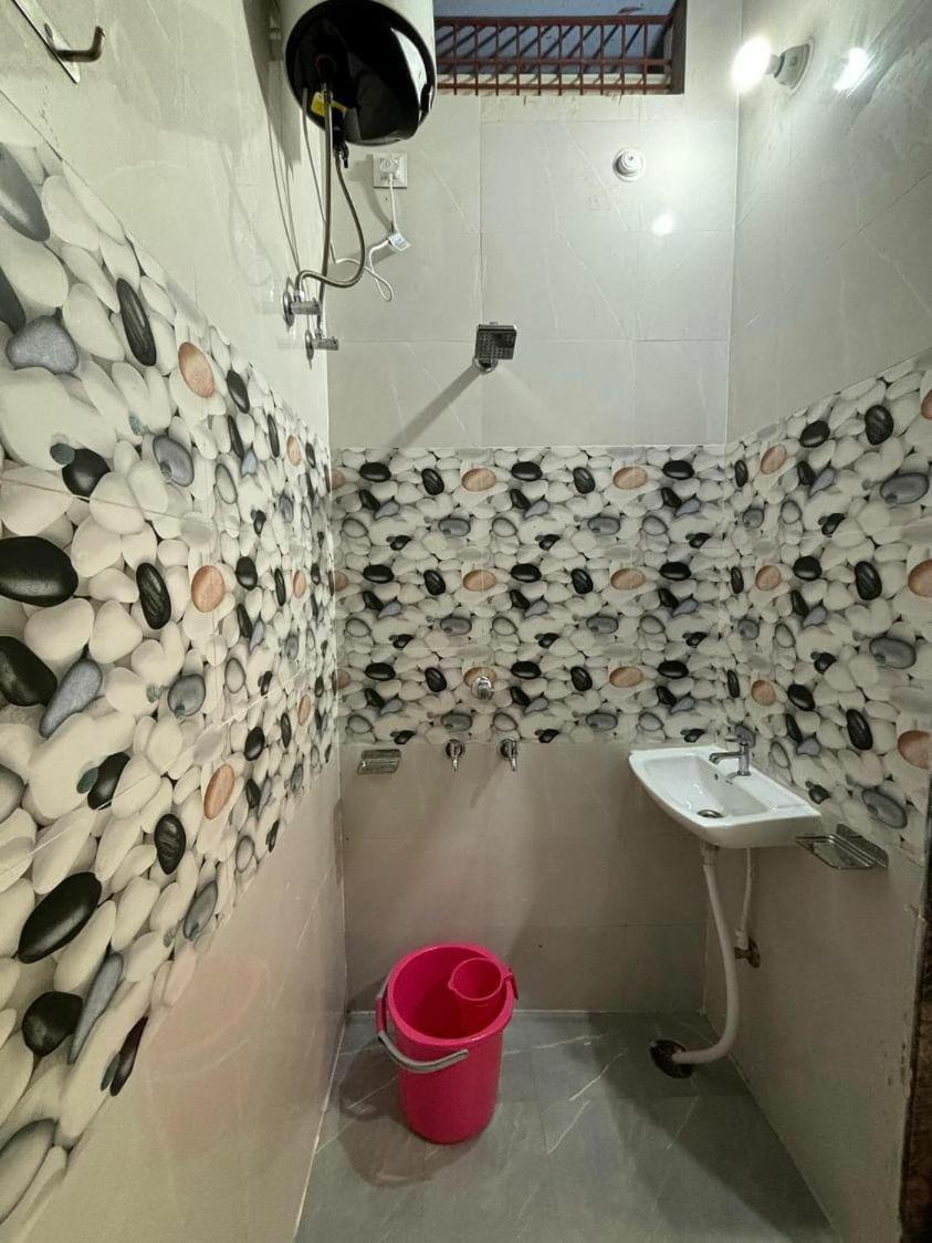 Madhuri Guest House Benares Buitenkant foto